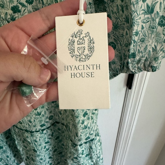 Tuckernuck Green Mini Sundress with Bishop Sleeves and V-Neck - Picture 3 of 3